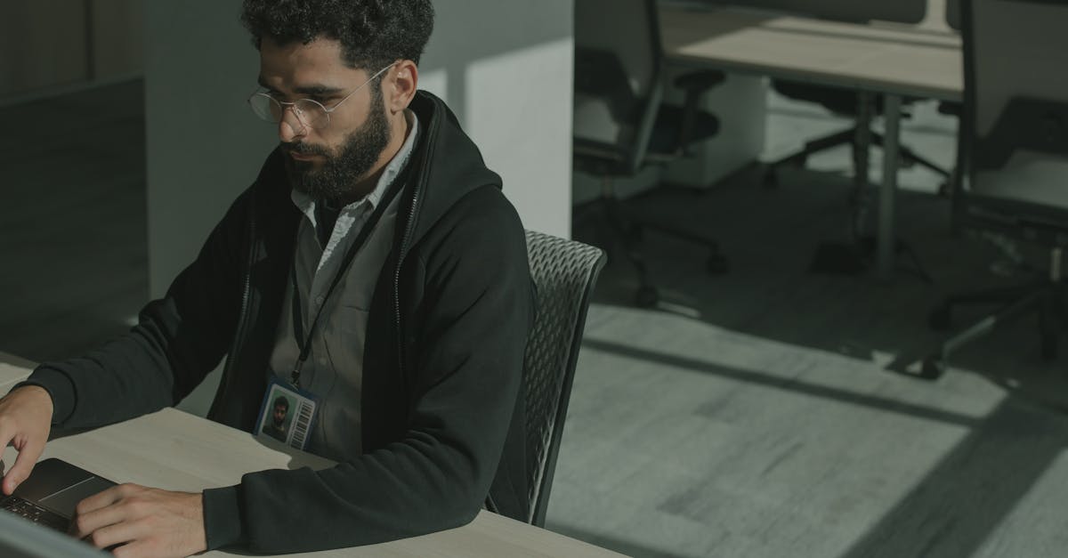 公司如何与玩家共同推进反技术支持行动计划?