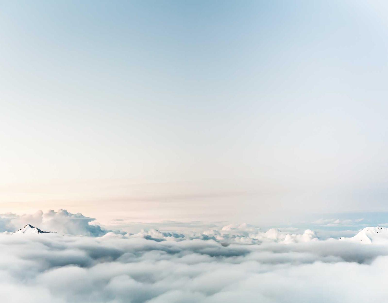 面临技术支持辅助攻击时,应该采取哪些应对策略?